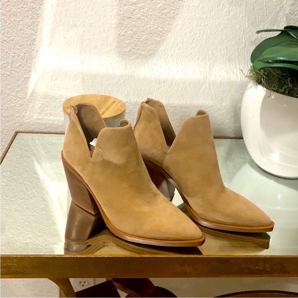 Vince Camuto natural color booties size 8.5